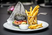 Rija VEF Hotel with Free Parking - sarapan