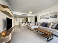 Modern Pool-Front 2BR Gouna Apt | Private Terrace - 2 stjerner
