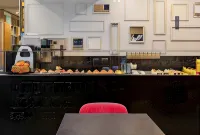 Up Hotel - breakfast