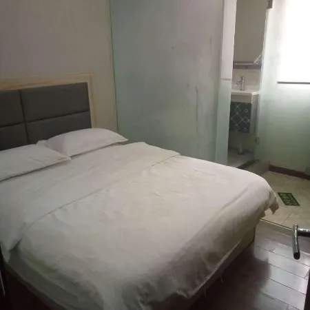 Zhushan Qingu Hotel Отели в г. Чжушань