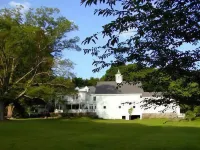 The Inn on the Horse Farm Hotels near Pearle Vision
