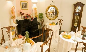 Hotel Alba - Housity