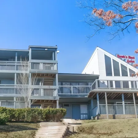Hawk's Nest Lodge