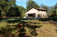 L'Atelier du Grison Hotels in Lucmau
