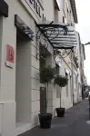 Hotel Dauphin Hotels in Puteaux