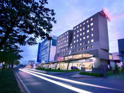 Fame Hotel Gading Serpong