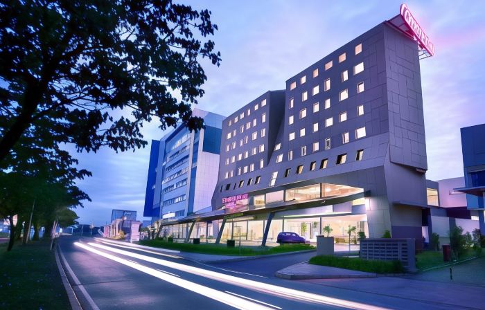 Fame Hotel Gading Serpong