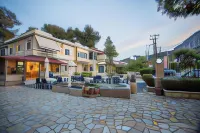 Vasilios Marinos Rooms Hotels in Lechaion