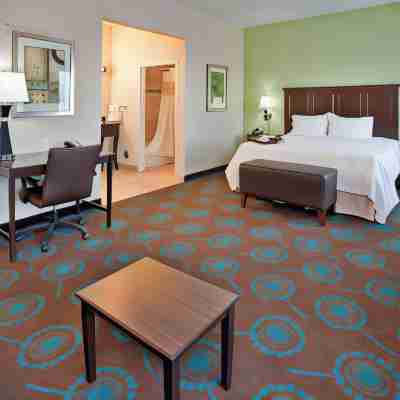 Hampton Inn & Suites St. Cloud Rooms