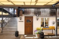 Swiss-Chalet Merlischachen - Romantik Schloss-Hotel am See Hotels in Meggen