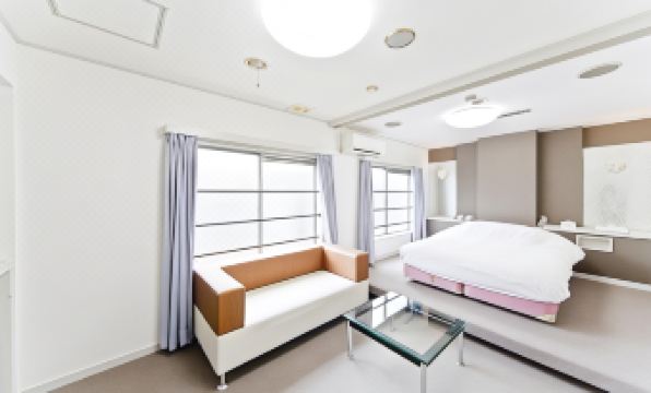 4. 신주쿠 이스트 ..