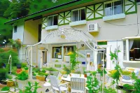 Blue Poppy Lodge
