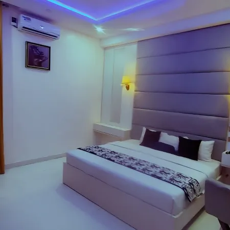Olympus Hotel & Suites
