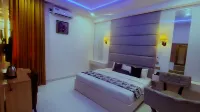 Olympus Hotel & Suites Hotels near Adedayo Shopping Complex