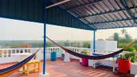 Holi-Wood Guesthouse