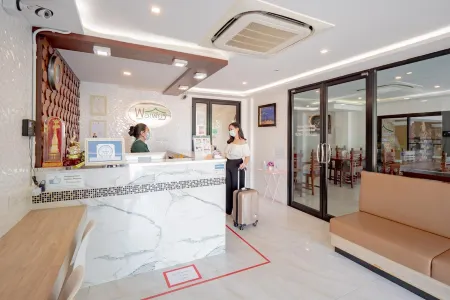 Porpiang Hotel Отели рядом с достопримечательностью «Wat Phra in Plaeng»