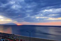 Sea Breeze Luxury Apartments - Mountain view