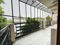 Guru Sadan, A Luxe Stay