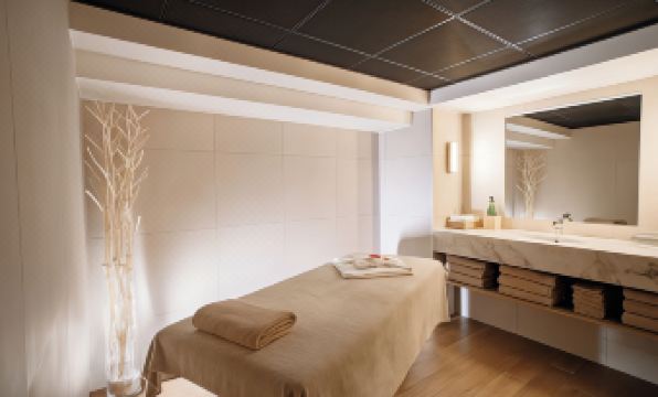 2. 워릭 렌 아스트..