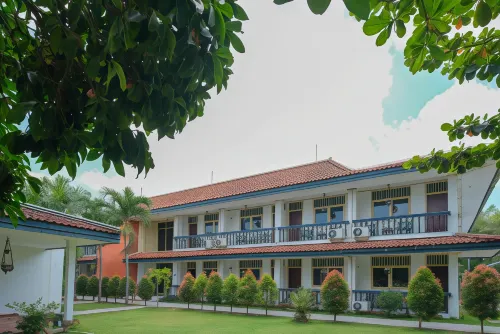 Royal Brongto Hotel