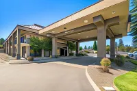 Red Lion Inn & Suites Deschutes River Bend Hotels near Stover Park