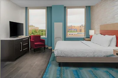 Home2 Suites by Hilton St. Louis Downtown Отели рядом с достопримечательностью «Парк Риц»