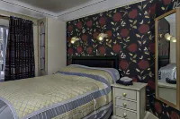 Lyme Bay House Hotels near Dawlish Museum