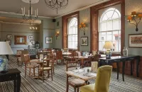 White Hart Hotel by Greene King Inns - parcheggio