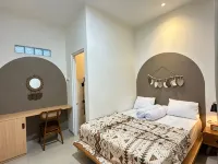 HANAYA Living House Pacitan Hotele w: Pacitan