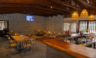 Hotel Las Espuelas, Bar & Restaurant