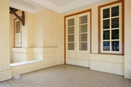 RedDoorz Syariah Near Alun Alun Purwokerto Отели рядом с достопримечательностью «Monumen Panglima Besar Jenderal Soedirman»