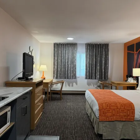 Howard Johnson by Wyndham Fort St. John
