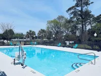 Blue Water Inn & Suites, BW Signature Collection Hotel di North Topsail Beach