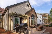 Stunning Golf Views on Pinehurst National No. 9. A Luxurious Retreat Awaits.