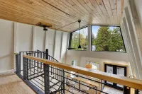 Beautiful Girdwood Cabin with Sauna & Steam Shower