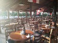 Cristal Palace Inn
