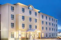 Days Inn & Suites by Wyndham Kearney Hotels in Kearney