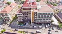Family Boutique Hotel - Airport Shuttle