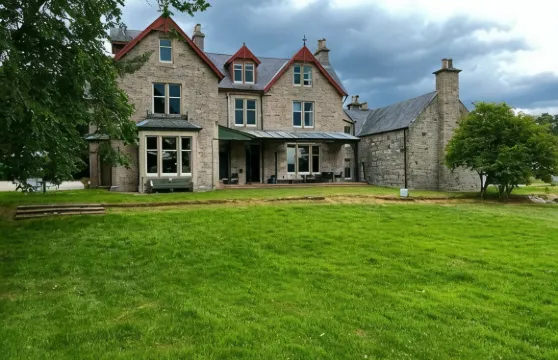 達爾拉克尼旅館酒店