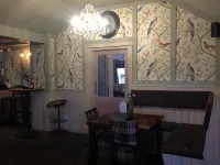 老紅獅旅館 黑弗里爾住宿飯店