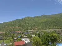 Laliguras hotel and lodge Hotel a Manthali