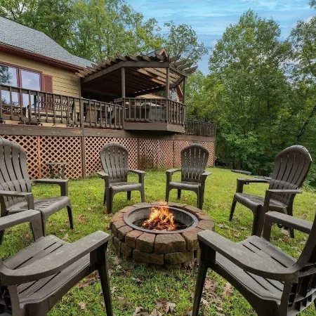 Enchanted Primrose 2 Bedroom Chalet by RedAwning