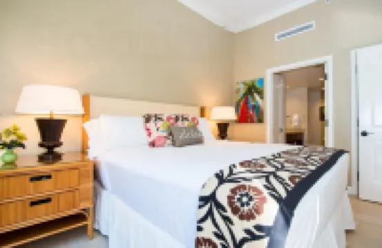 Honua Kai Desired ground floor suite.  Steps to the beach and pools. Suite H116