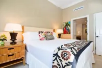 Honua Kai Desired ground floor suite.  Steps to the beach and pools. Suite H116