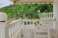Villa Matilda Hotels in Piqeras