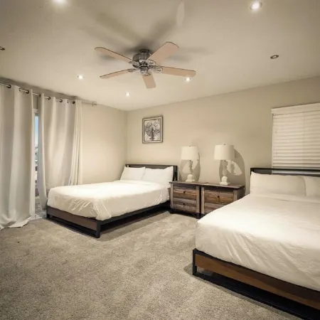 Cozy 4Bd House,10Mins to Las Vegas Strip,20Mins to Airport!Salt Water Pool &Spa!