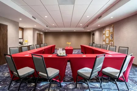 Hampton Inn & Suites Indio Отели в г. Индио