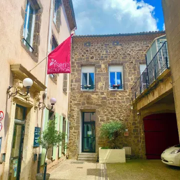 Logis Hotel Yseria - Historical Center