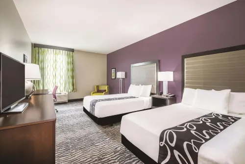 La Quinta Inn & Suites by Wyndham Clifton Park/Saratoga Area Hotels in Clifton Park