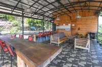 Glamping Taman Love Hotels in Cimaung